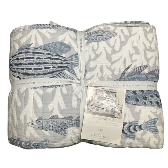Levtex Blue and Gray Fish Quilt Set Twin NEW - Picture 5 of 7